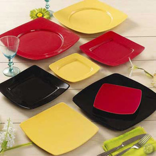 COLOR SQUARE PLATES COLLECTION